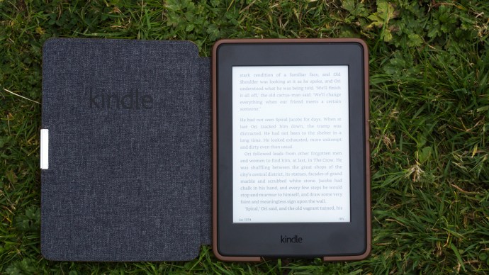 Amazon Kindle Paperwhite(2015) 리뷰: Paperwhite에 사용할 수 있는 다양한 품질의 케이스가 있습니다.