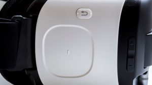 Samsung Gear VR im Test: Die Gear VR verfügt über ein seitliches Touchpad zur Navigation