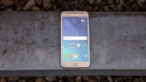 samsung_galaxy_j5_review_front