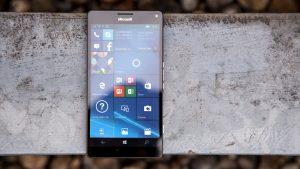 Обзор Microsoft Lumia 950 XL: спереди